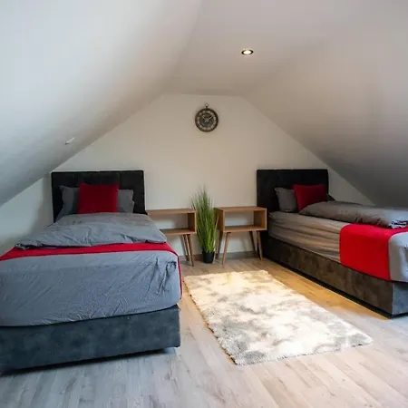 Livemore24 - 4 In 24-7 Check-in * Gladbeck