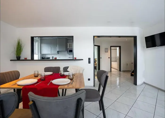 Livemore24 - 4 In 24-7 Check-in *