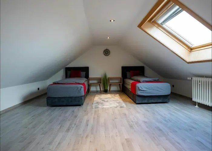 Livemore24 - 4 In 24-7 Check-in * גלדבק