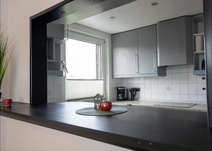 Livemore24 - 4 In 24-7 Check-in גלדבק