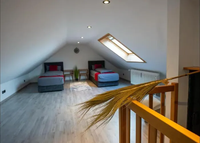 Livemore24 - 4 In 24-7 Check-in