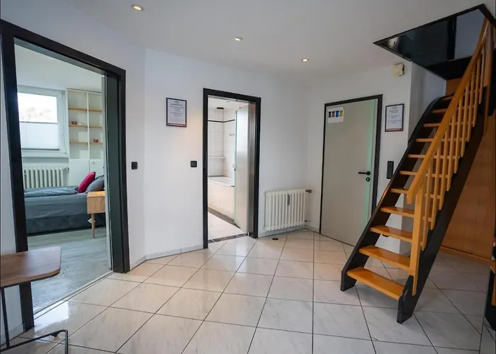 Livemore24 - 4 In 24-7 Check-in